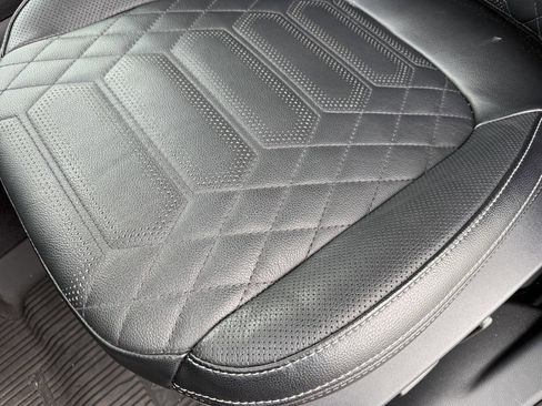 Used 2024 Ford Escape SE w/ PHEV Premium Package image 10