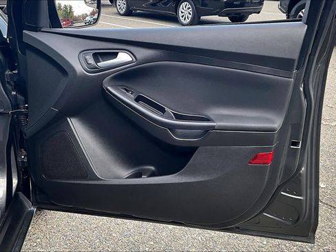 Used 2016 Ford Focus SE image 22