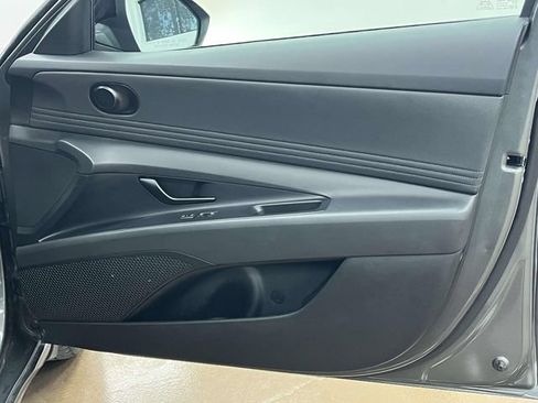 Certified 2025 Hyundai Elantra SEL FWD image 25