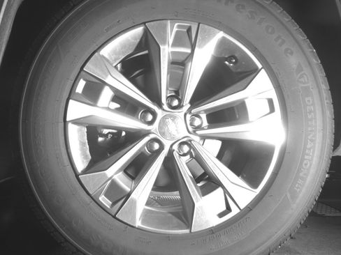 Used 2025 Chevrolet Equinox LT FWD image 14