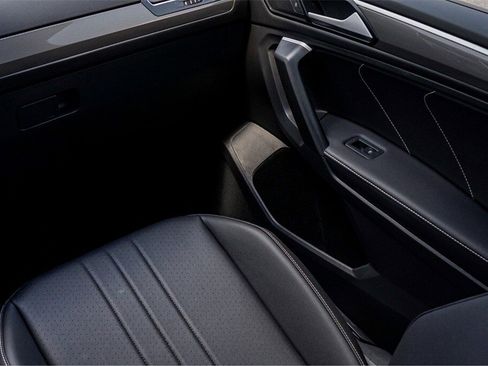 New 2024 Volkswagen Tiguan SE R-Line image 27
