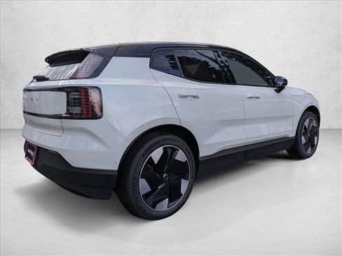 New 2026 Volvo EX30 Ultra image 2
