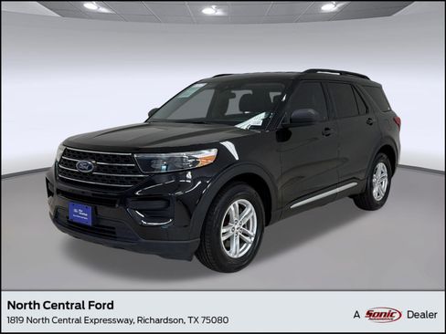 Certified 2022 Ford Explorer XLT RWD image 1
