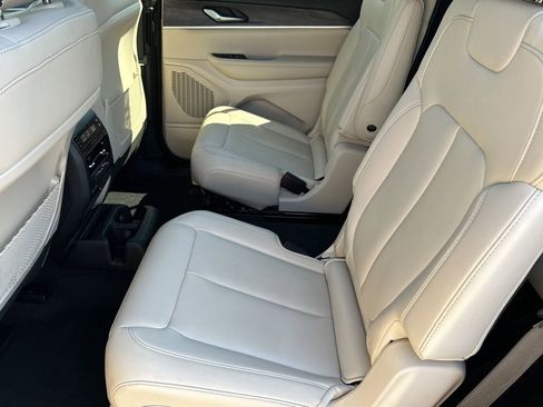 Certified 2025 Jeep Grand Cherokee L Limited w/ Trailer Tow Package image 15