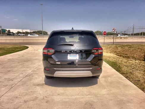 Used 2025 Honda Pilot EX-L image 6