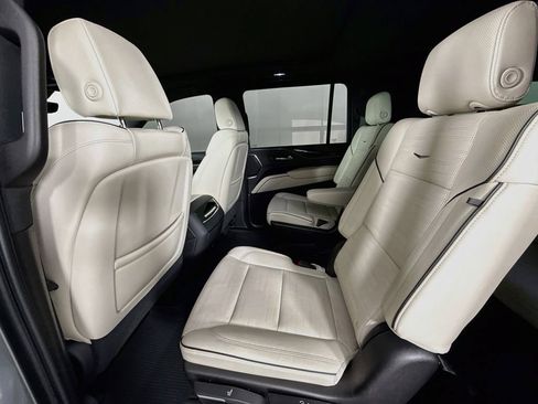 Used 2021 Cadillac Escalade ESV Sport AWD/4WD image 26