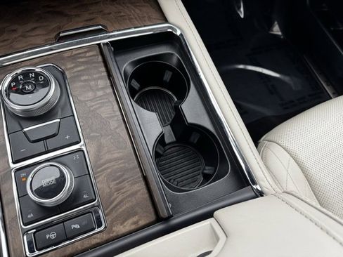 Used 2020 Ford Expedition Platinum image 23