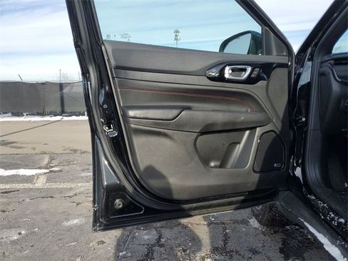 Used 2024 Jeep Compass Trailhawk w/ Trailhawk Elite Group image 22