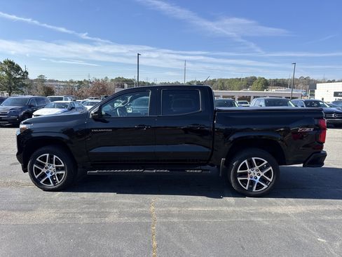 Used 2023 Chevrolet Colorado Z71 w/ Z71 Convenience Package 2 image 4