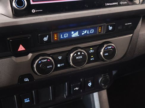 Used 2022 Toyota Tacoma TRD Sport w/ TRD Premium Sport Package RWD image 7