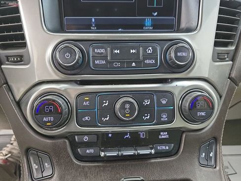 Used 2017 Chevrolet Suburban LT image 38