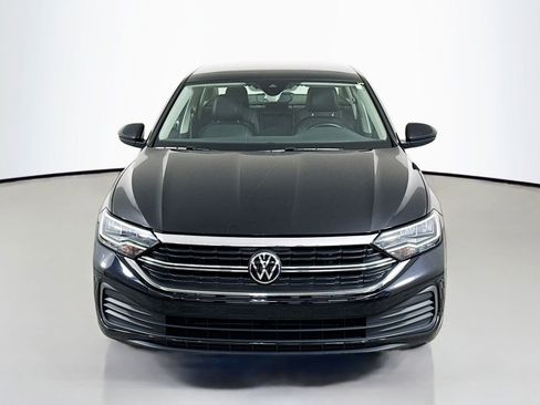 Certified 2023 Volkswagen Jetta SE w/ Panoramic Sunroof Package FWD image 6