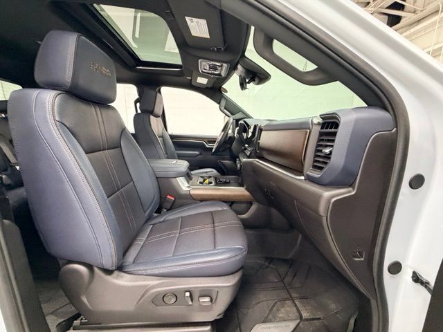 Certified 2026 Chevrolet Silverado 3500 High Country w/ High Country Premium Package AWD/4WD image 26