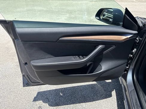 Used 2023 Tesla Model 3 Standard Range RWD image 11