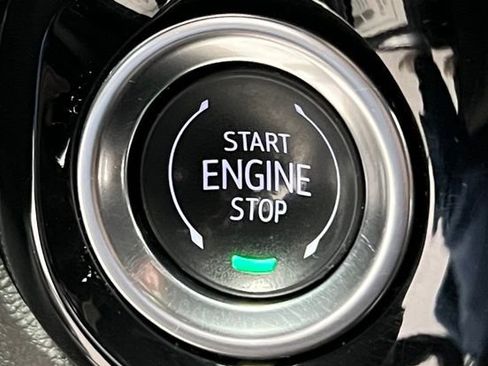 Used 2025 GMC Sierra 1500 Elevation image 30