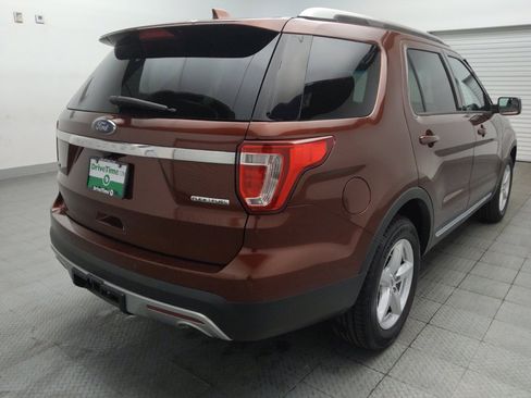 Used 2016 Ford Explorer XLT FWD image 9