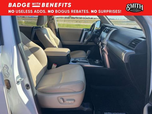 Used 2020 Toyota 4Runner SR5 Premium image 10