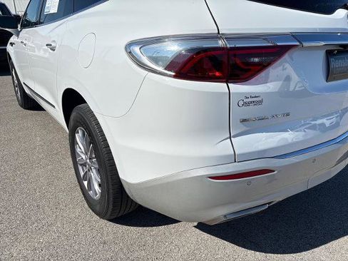Used 2024 Buick Enclave Premium image 21