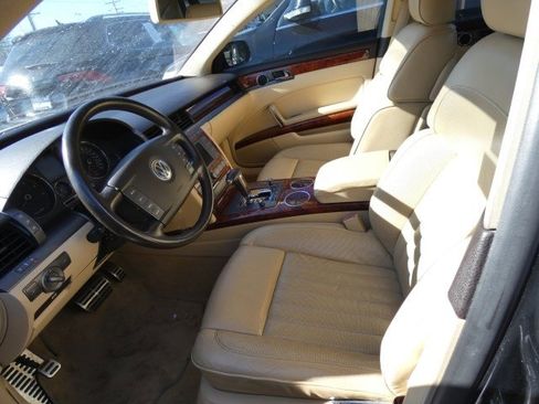 Used 2004 Volkswagen Phaeton W12 image 28