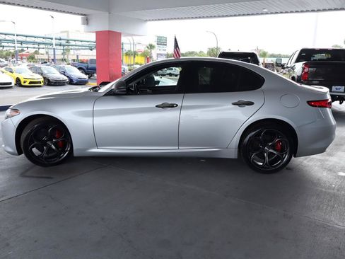 Used 2017 Alfa Romeo Giulia Ti w/ TI 19" Sport Package AWD/4WD image 10