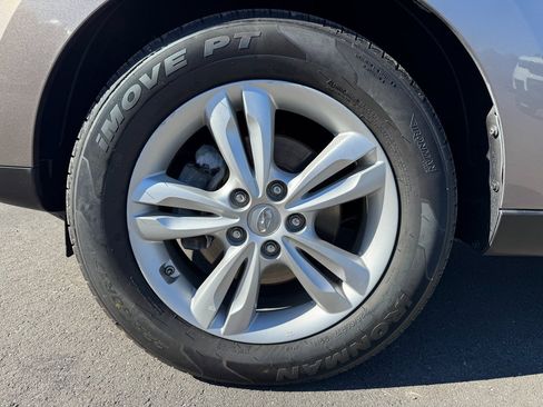 Used 2013 Hyundai Tucson GLS image 14