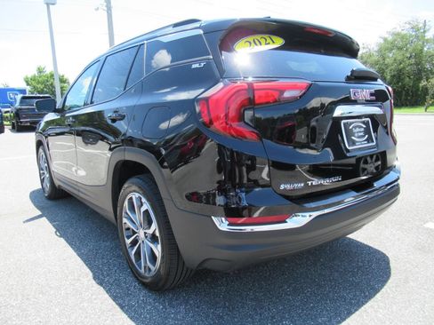 Used 2021 GMC Terrain SLT w/ Infotainment Package II FWD image 5