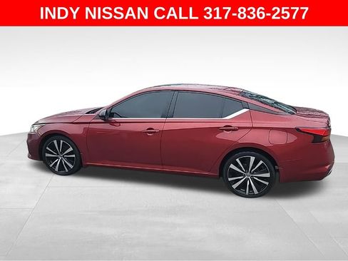Used 2021 Nissan Altima 2.5 SR w/ SR Premium Package image 2