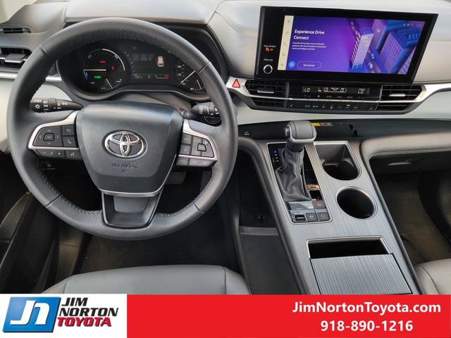 Used 2026 Toyota Sienna XLE FWD image 27