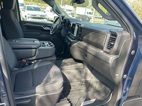 Used 2022 Chevrolet Silverado 1500 RST AWD/4WD image 31
