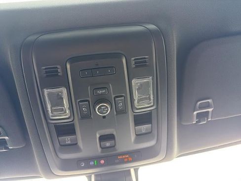Used 2021 Chevrolet Tahoe High Country AWD/4WD image 40
