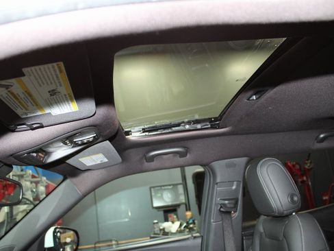 Used 2023 Chevrolet TrailBlazer ACTIV w/ Convenience Package image 37