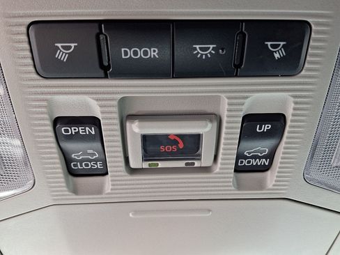 Used 2023 Toyota RAV4 XLE Premium AWD/4WD image 24