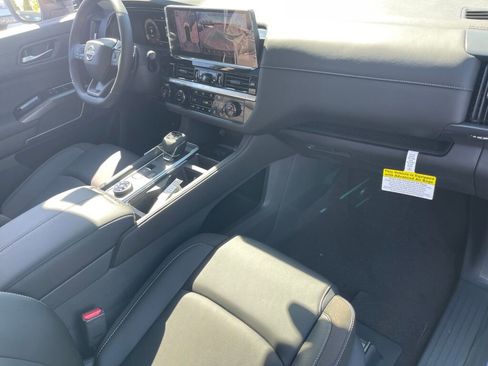 New 2026 Nissan Pathfinder SL w/ SL Premium Package AWD/4WD image 25