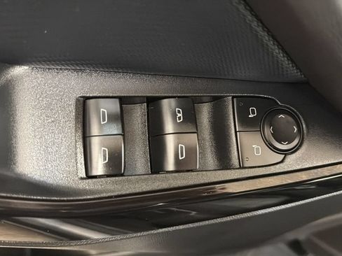 Used 2025 Chevrolet Equinox LT AWD/4WD image 16