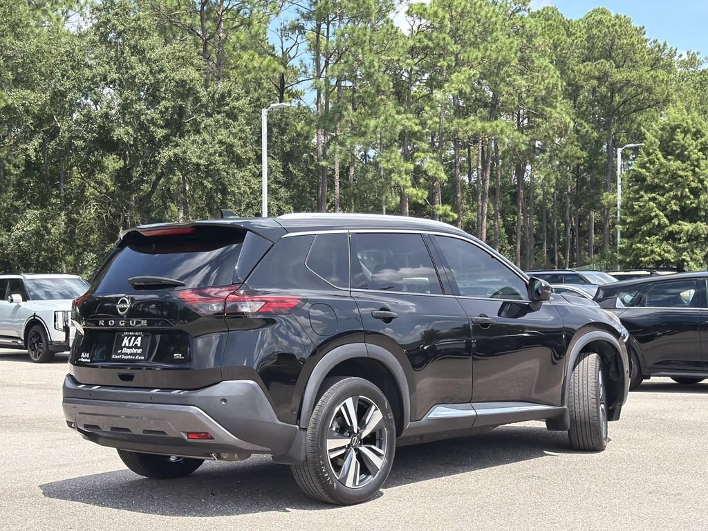 Used 2023 Nissan Rogue SL w/ SL Premium Package FWD image 4