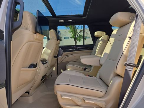 Certified 2024 Cadillac Escalade Premium Luxury w/ Performance Package AWD/4WD image 13