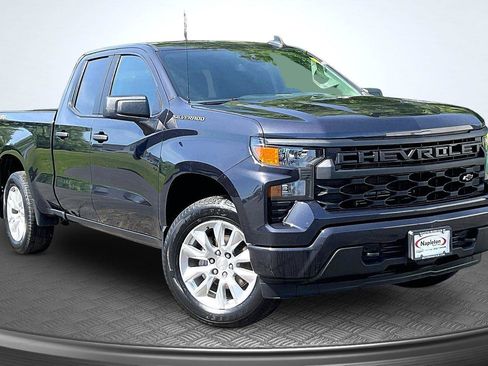 Used 2023 Chevrolet Silverado 1500 Custom AWD/4WD image 13