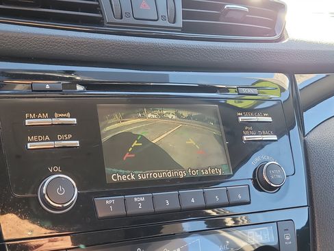 Used 2018 Nissan Rogue Sport SV image 23