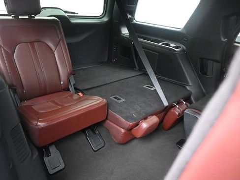 Used 2024 Ford Expedition Limited image 28