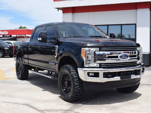 Used 2017 Ford F250 Lariat w/ Lariat Ultimate Package AWD/4WD image 2