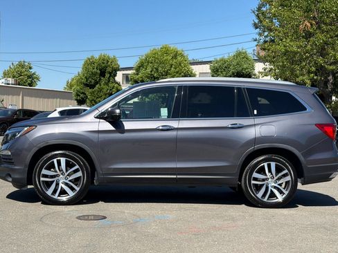 Used 2018 Honda Pilot Touring image 7