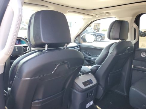 New 2027 Lincoln Navigator Reserve AWD/4WD image 28