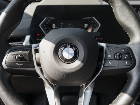 Used 2025 BMW X2 xDrive28i AWD/4WD image 15