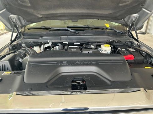 Used 2023 RAM 2500 Laramie AWD/4WD image 12