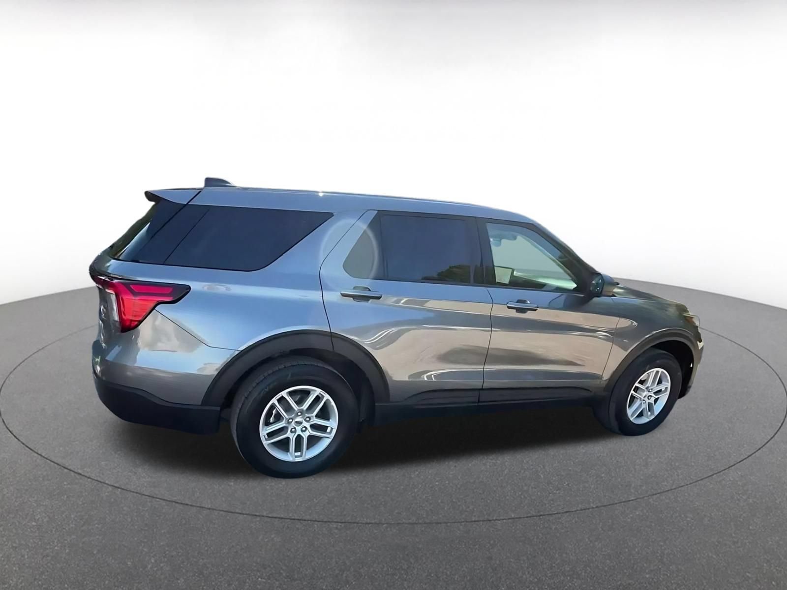 Used 2026 Ford Explorer Active AWD/4WD image 14