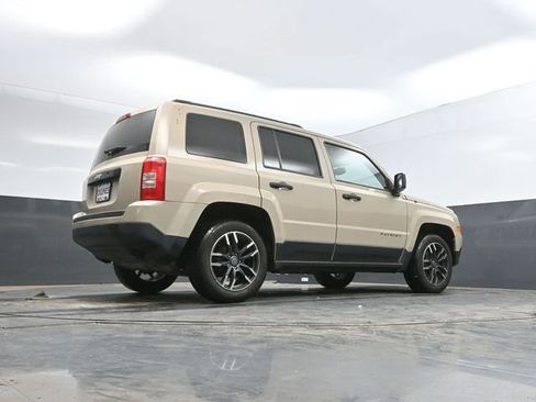 Used 2017 Jeep Patriot Sport FWD image 46