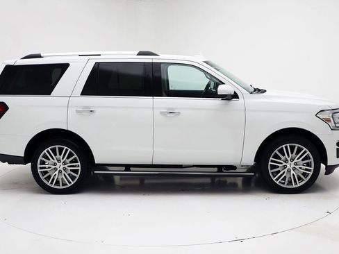 Used 2022 Ford Expedition Limited image 2