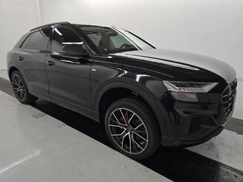Used 2023 Audi Q8 Prestige w/ Prestige Package AWD/4WD image 3