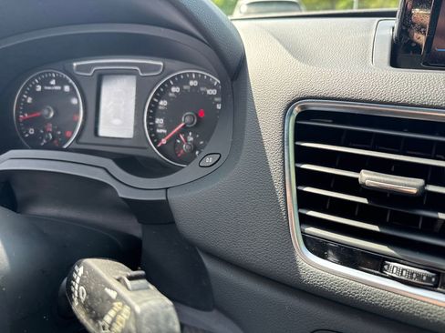 Used 2018 Audi Q3 2.0T Premium image 38