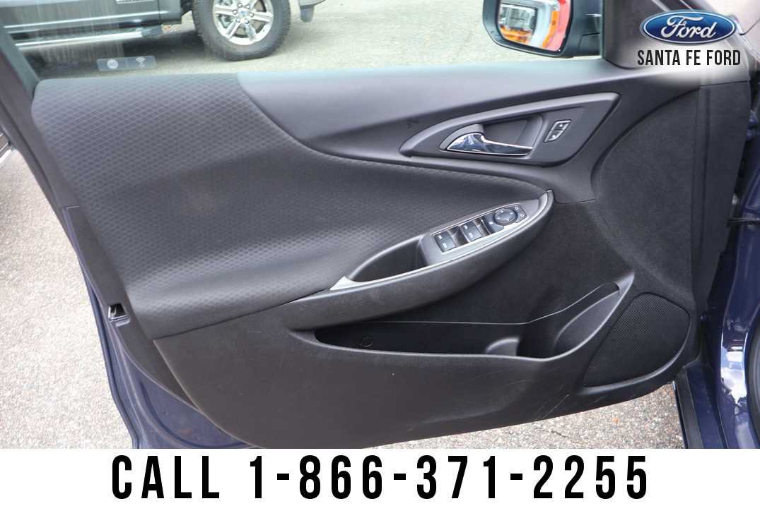 Used 2025 Chevrolet Malibu LT FWD image 9